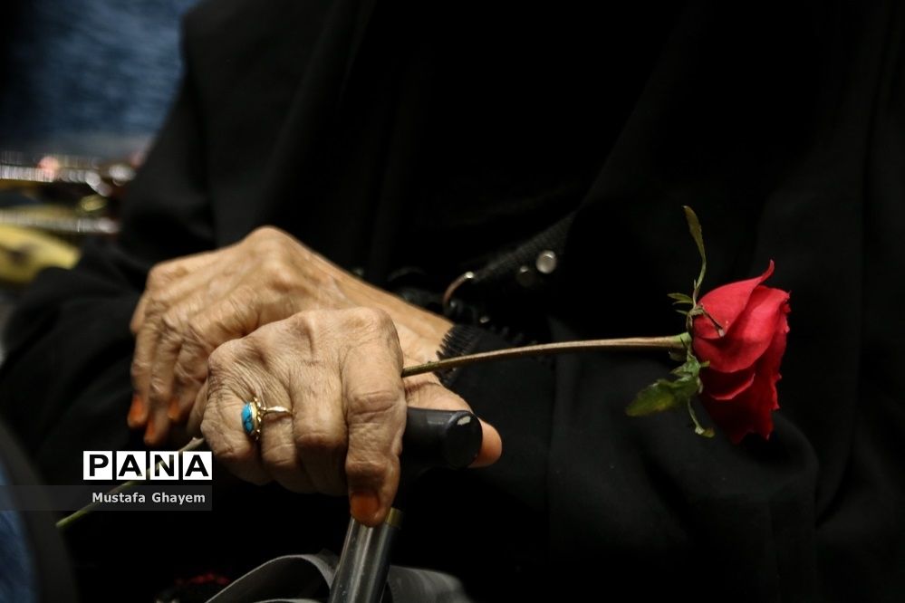 همایش تجلیل از مادران شهدای آبادان و خرمشهر