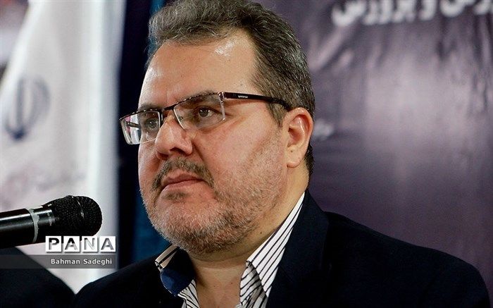 فرهاد کریمی: در آستانه تغییرات جدی در محتوای کتب درسی هستیم