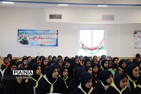 همایش تشکیلاتی یاوران انقلاب با حضور دانش‌آموزان پیشتاز ناحیه یک مشهد