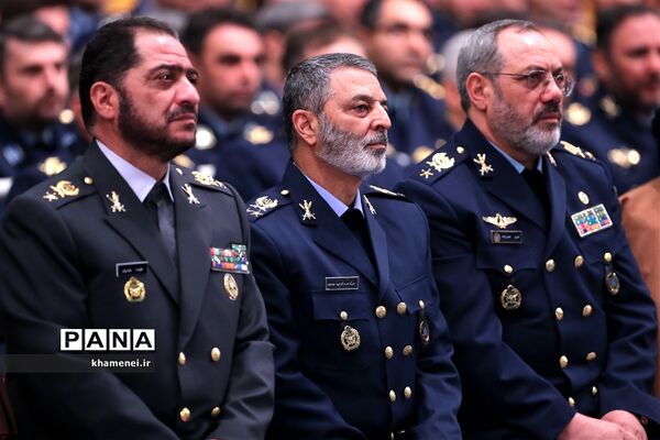 دیدار فرماندهان و کارکنان نیروی هوایی ارتش با فرمانده کل قوا