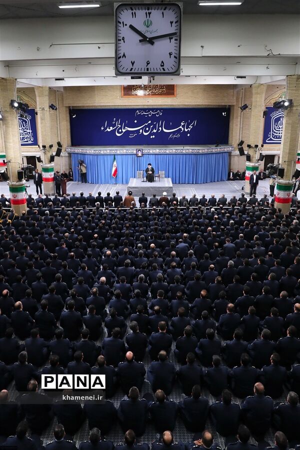 دیدار فرماندهان و کارکنان نیروی هوایی ارتش با فرمانده کل قوا