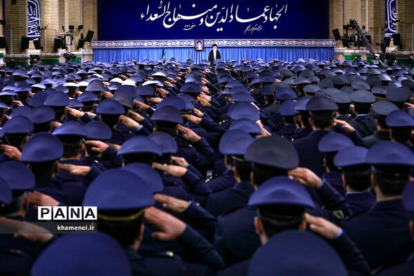 دیدار فرماندهان و کارکنان نیروی هوایی ارتش با فرمانده کل قوا