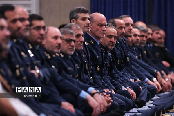 دیدار فرماندهان و کارکنان نیروی هوایی ارتش با فرمانده کل قوا