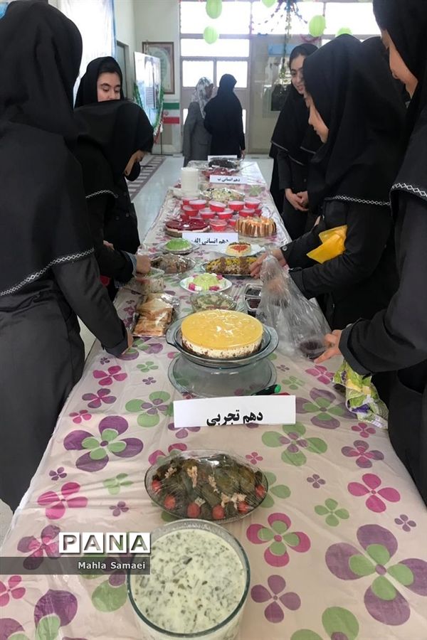 جشنواره غذا درآموزشگاه آرمیتا مصلی نژاد شهرری