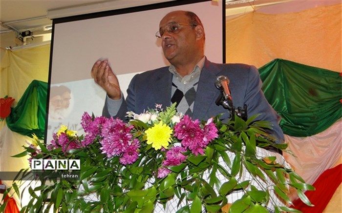 تجلیل از دست اندرکاران برگزاری راهیان نور منطقه 12