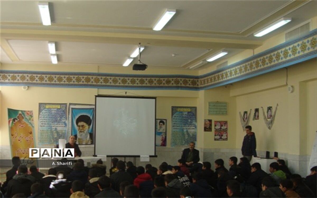 برگزاری  کارگاه آموزشی هدایت تحصیلی و انتخاب رشته در دبیرستان معارف