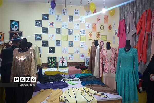 جشنواره صنایع دستی و غذاهای سنتی به میزبانی هنرستان کاردانش طوبی در شهرستان حمیدیه