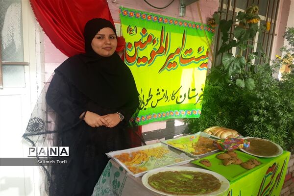 جشنواره صنایع دستی و غذاهای سنتی به میزبانی هنرستان کاردانش طوبی در شهرستان حمیدیه