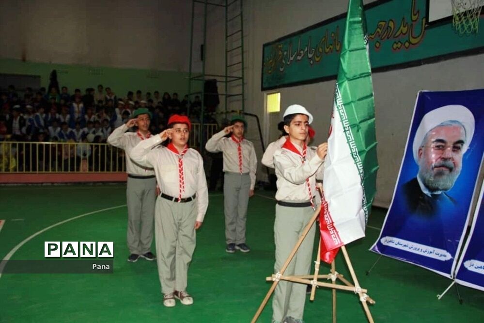همایش یاوران انقلاب در شاهین دژ