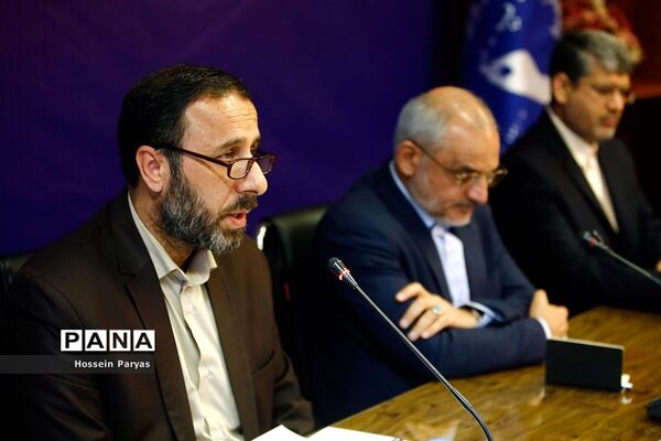 نشست صمیمی وزیر آموزش و پرورش با مدیران و کارکنان سازمان نهضت سواد آموزی