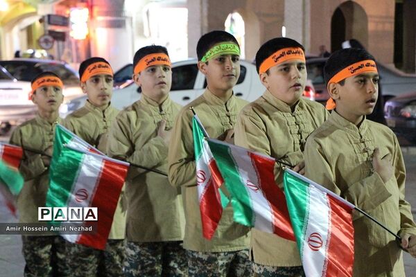 اجرای سرود نمایشی در میدان امیرچخماق یزد