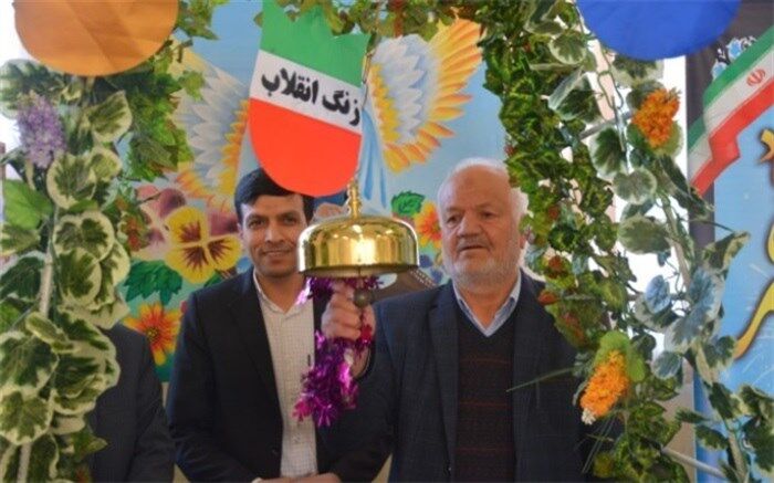 انقلاب اسلامی پیروزی و تداوم خود را مدیون یاری خداوند و خون پاک شهیدان است