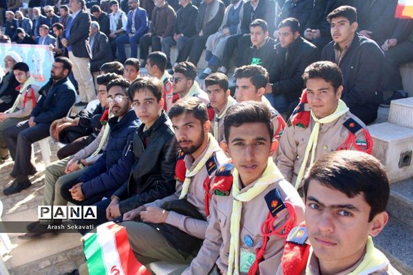 تجدید پیمان مردم شهرستان بیرجند با سالگرد اولین روز ورود امام خمینی