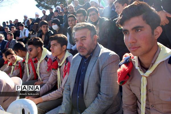 تجدید پیمان مردم شهرستان بیرجند با سالگرد اولین روز ورود امام خمینی