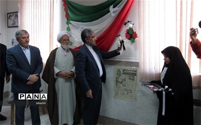 زنگ انقلاب اسلامی در هنرستان حضرت زینب (س) در ناحیه 4 کرج نواخته شد