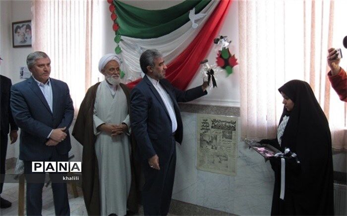 زنگ انقلاب اسلامی در هنرستان حضرت زینب (س) در ناحیه 4 کرج نواخته شد