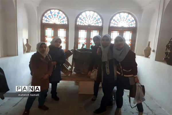 بازدید دانش آموزان  رضوانشهر از بافت تاریخی یزد