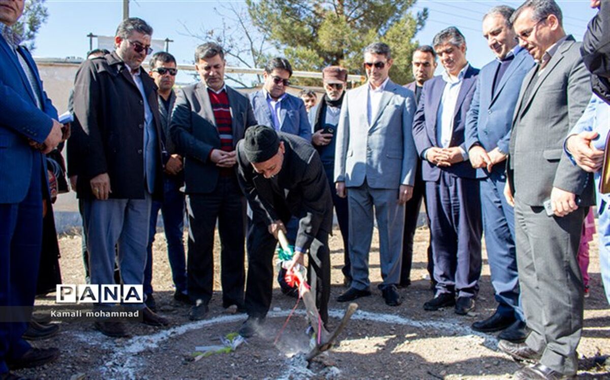 کلنگ احداث سالن ورزشی خیرساز در دبستان اشرف‌السادات حسینی شهر نیم‌ور زده شد