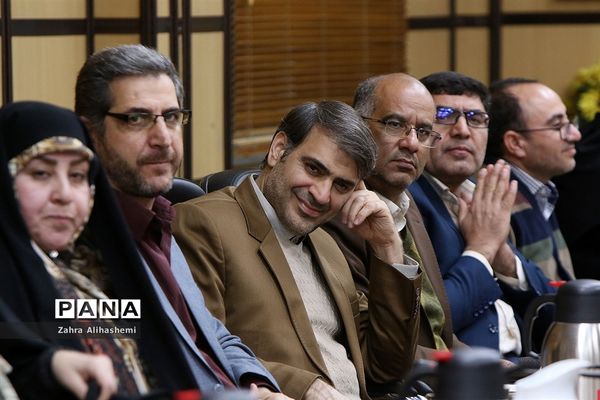 جلسه روسای مناطق نوزده گانه و شورای معاونان اداره‌کل آموزش و پرورش شهر تهران