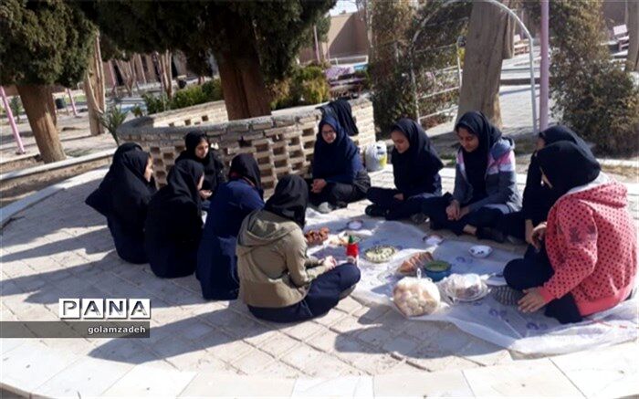 برنامه صبحانه سالم  در دبیرستان زینب (س) ابرکوه