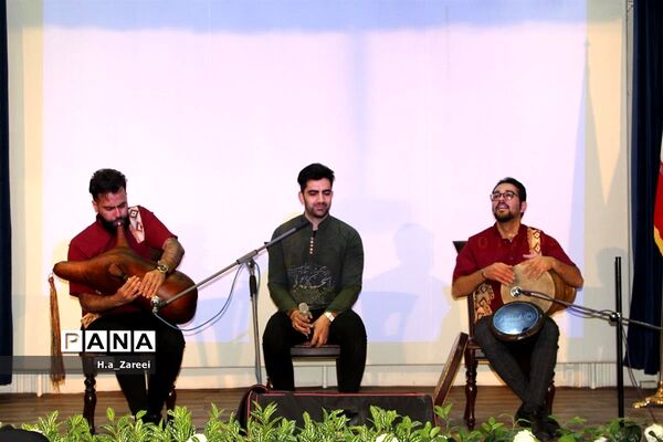 تجلیل از برگزیدگان دلنوشته دانش‌آموزی سومین دوره بازدید از تامین اجتماعی