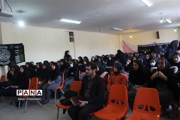 مراسم بزرگداشت سردار سلیمانی در مدرسه نرگس همدان
