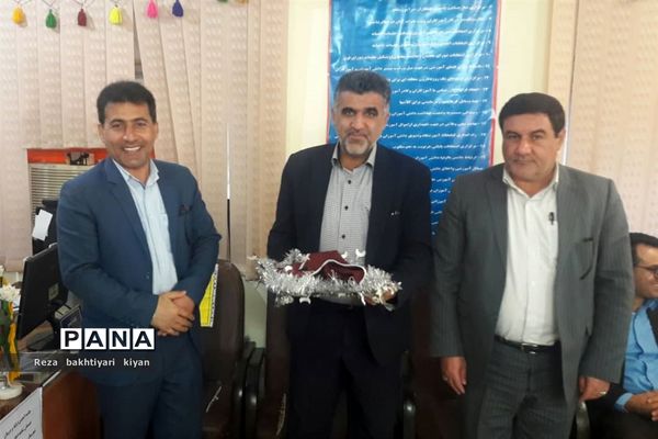 آیین توزیع شیر رایگان مدارس مسجدسلیمان