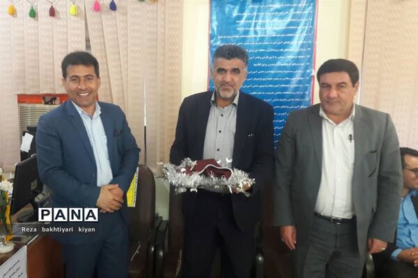 آیین توزیع شیر رایگان مدارس مسجدسلیمان