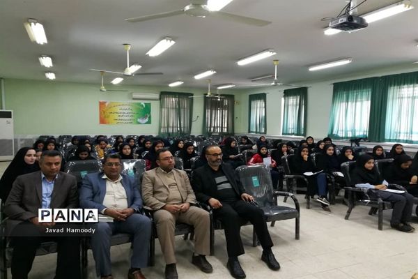 برگزاری مسابقه روانخوانی و مشاعره بین دانش آموزان متوسطه اول شهرستان حمیدیه