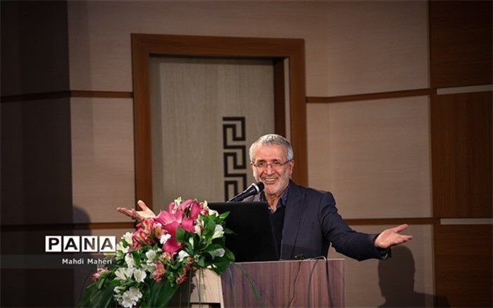 شورای عالی آموزش و پرورش با قانون استخدام نیروهای حق‌التدریس و نهضت سوادآموزی مخالفت کرد