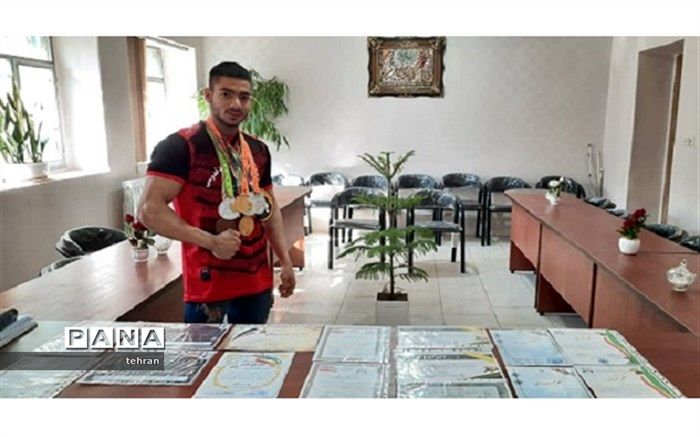 قهرمانی پرورش اندام ایران توسط هنرجوی منطقه 11