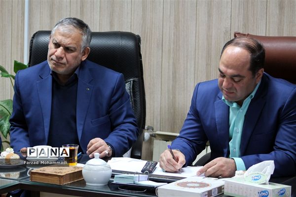 دیدار منتخبین تشکل‌های دانش آموزی با بخشدار چهاردانگه