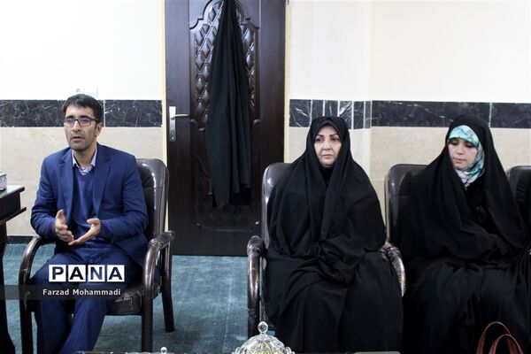 دیدار فرهنگیان اداره آموزش و پرورش چهاردانگه با امام جمعه