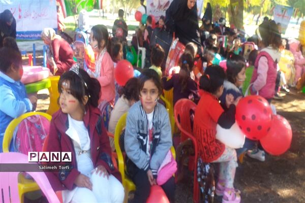 برگزاری جشن انقلاب مهدهای کودک بهزیستی باهمکاری کانون پرورشی فکری درشهرستان حمیدیه