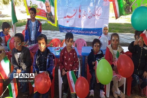 برگزاری جشن انقلاب مهدهای کودک بهزیستی باهمکاری کانون پرورشی فکری درشهرستان حمیدیه