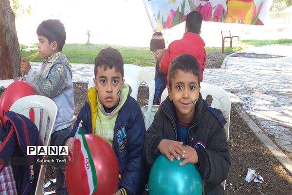 برگزاری جشن انقلاب مهدهای کودک بهزیستی باهمکاری کانون پرورشی فکری درشهرستان حمیدیه