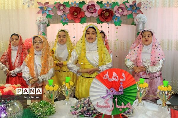 جشن دهه فجر در مدرسه تمام تشکیلاتی پنج تن آل عبا ناحیه 3 تبریز