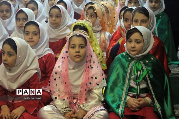 جشن دهه فجر در مدرسه تمام تشکیلاتی پنج تن آل عبا ناحیه 3 تبریز