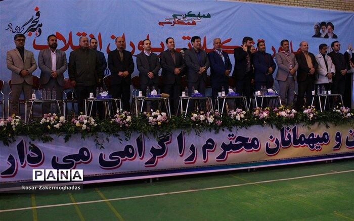 شما جوانان با توکل بر خدای متعال برای آبادانی این کشور باید قدم‌های استواری بردارید
