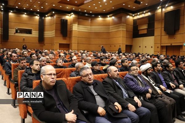 رونمایی از پوستر کنگره بین المللی مکتب شهید سلیمانی در تالار معلم تبریز