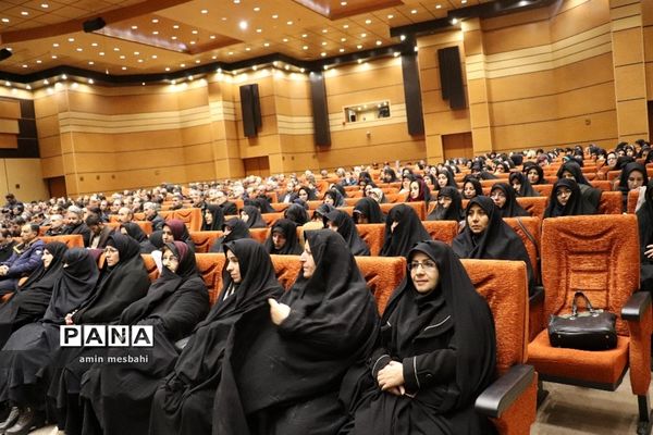 رونمایی از پوستر کنگره بین المللی مکتب شهید سلیمانی در تالار معلم تبریز