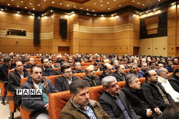 رونمایی از پوستر کنگره بین المللی مکتب شهید سلیمانی در تالار معلم تبریز