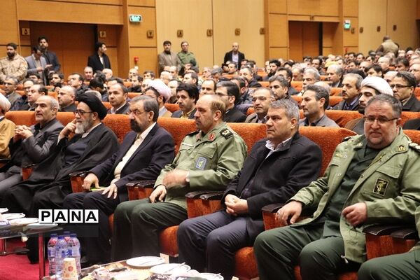 رونمایی از پوستر کنگره بین المللی مکتب شهید سلیمانی در تالار معلم تبریز