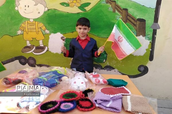 جشن انقلاب و نمایشگاه دست ساخته ها پیش دبستانی و دبستان سیدالشهدا ابرکوه