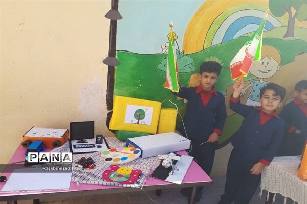 جشن انقلاب و نمایشگاه دست ساخته ها پیش دبستانی و دبستان سیدالشهدا ابرکوه