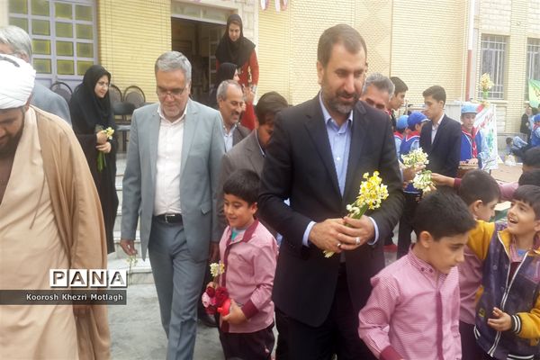 برگزاری جشن‌های دهه فجر در مدارس کازرون