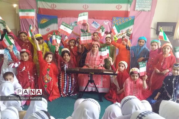 برگزاری جشن‌های دهه فجر در مدارس کازرون