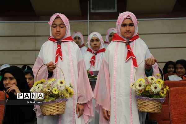 همایش یاوران انقلاب