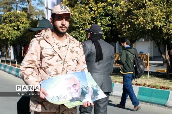 حضور مردم شیراز در راهپیمایی  ۲۲ بهمن ماه