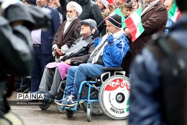 راه‌پیمایی مردم ساری در روز ۲۲ بهمن